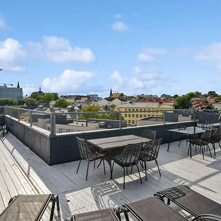 Nydelig Leilighet Med Privat Terrasse Mot Bakgard *