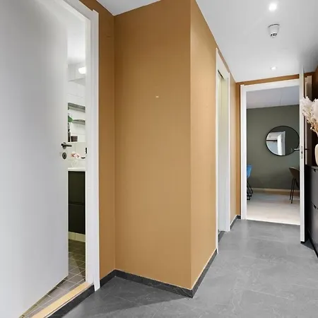 Nydelig Leilighet Med Privat Terrasse Mot Bakgard شقة أوسلو