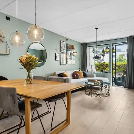 Apartment Nydelig Leilighet Med Privat Terrasse Mot Bakgard *