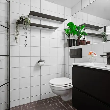 شقة Nydelig Leilighet Med Privat Terrasse Mot Bakgard